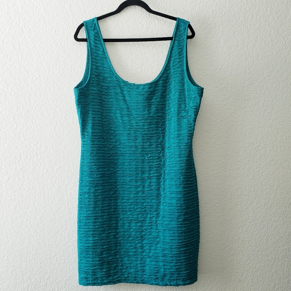 💥SOLD💥 Green Ruffle Forever 21 Plus Sizes Dress Size 2X - Picture 2 of 6